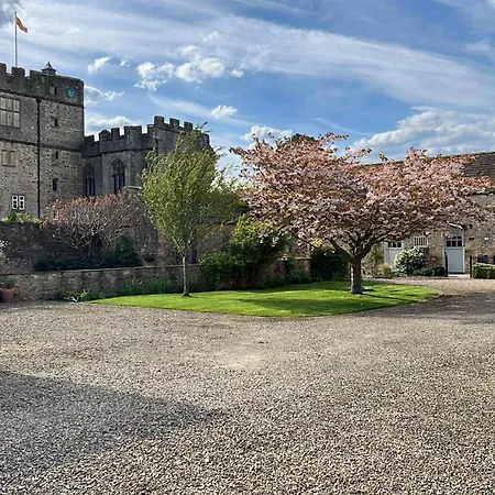 Parr At Snape Castle Mews Holiday home Well